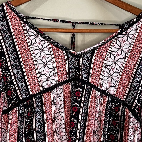 Abercrombie & Fitch Women's XS Top Blouse Long Sleeve VNeck Black White Red - Picture 3 of 13